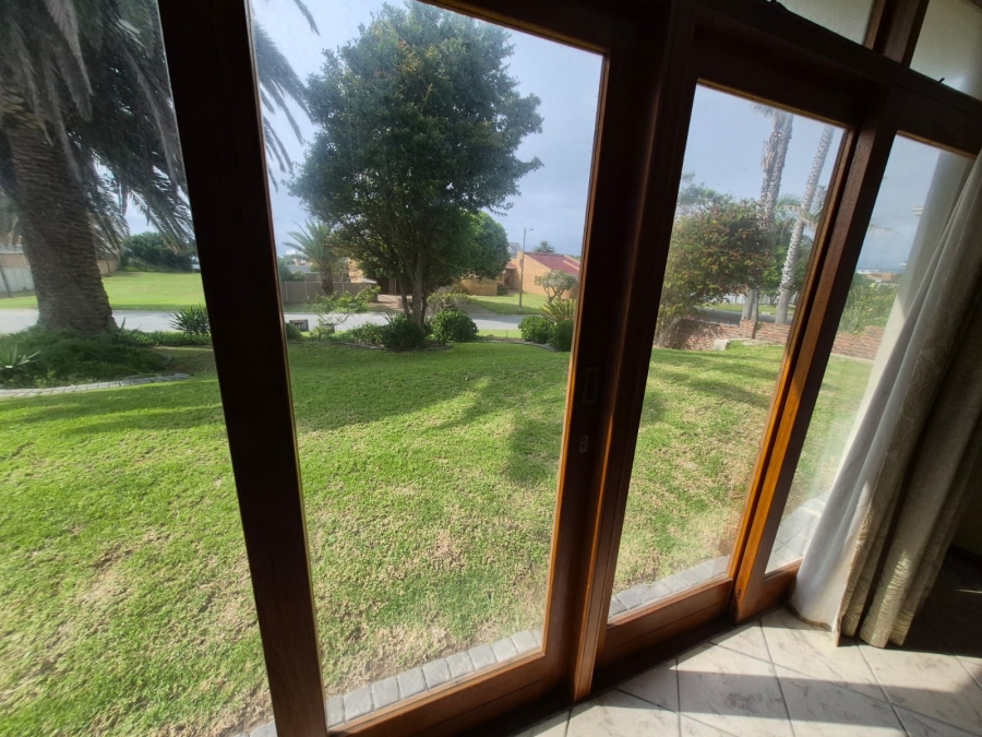 5 Bedroom Property for Sale in Bayview Western Cape